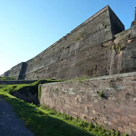 Hotel Le Relais Des Chateaux Forts 3*