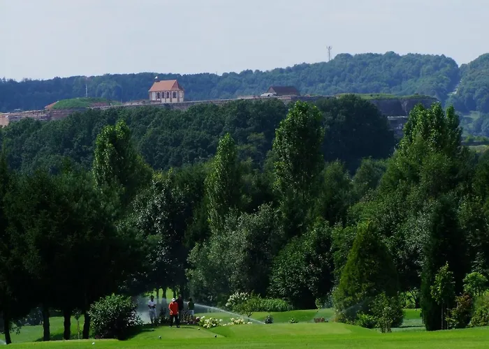 Hotel Le Relais Des Chateaux Forts 3*